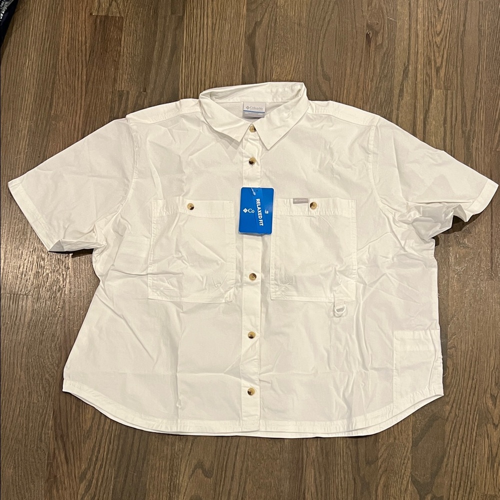 Columbia Women’s White Short Sleeve Button Down Shirt